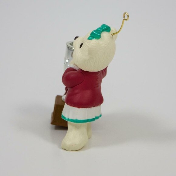 Hallmark KS Most Outstanding Mom Christmas Ornament 1994 - Picture 5 of 10